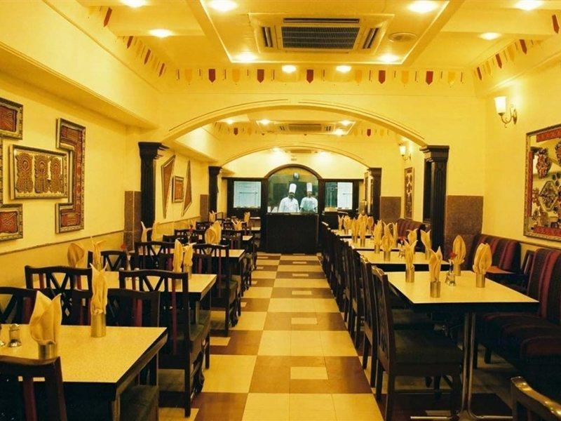 Hotel Swati Delhi  Exterior photo