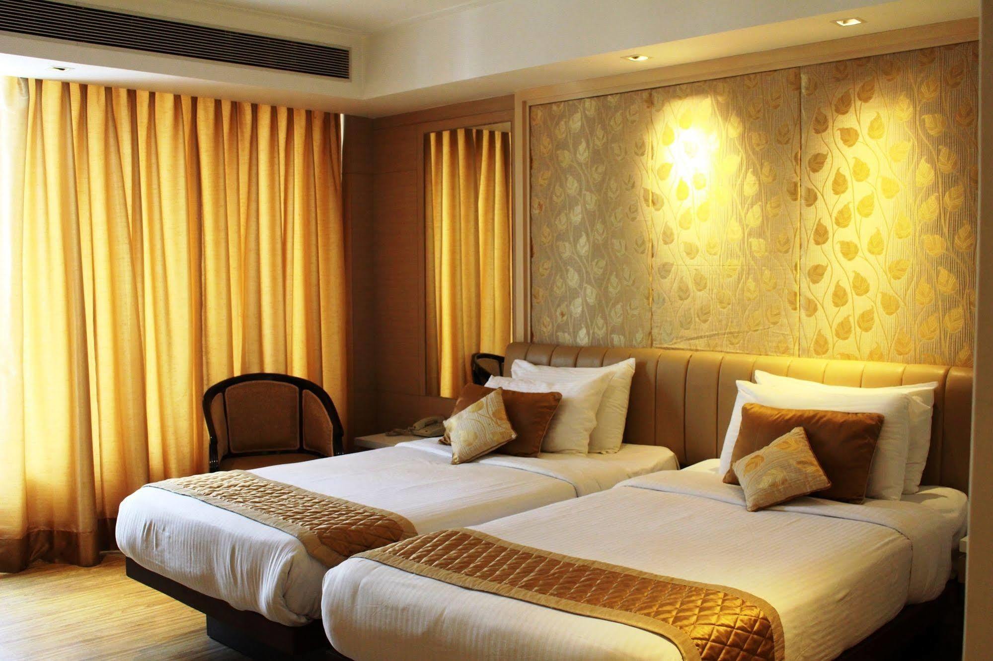 Hotel Swati Delhi  Exterior photo