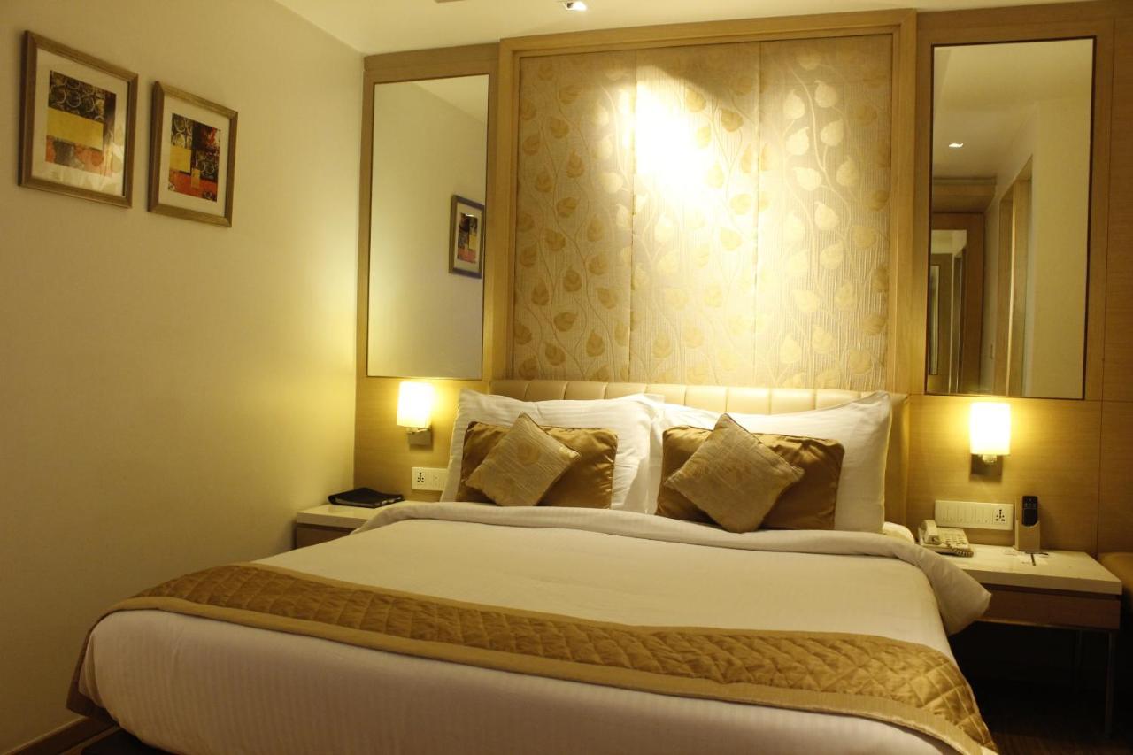 Hotel Swati Delhi  Exterior photo