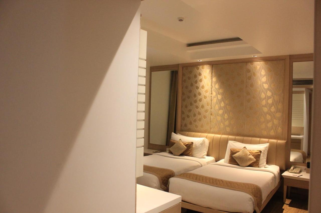 Hotel Swati Delhi  Exterior photo